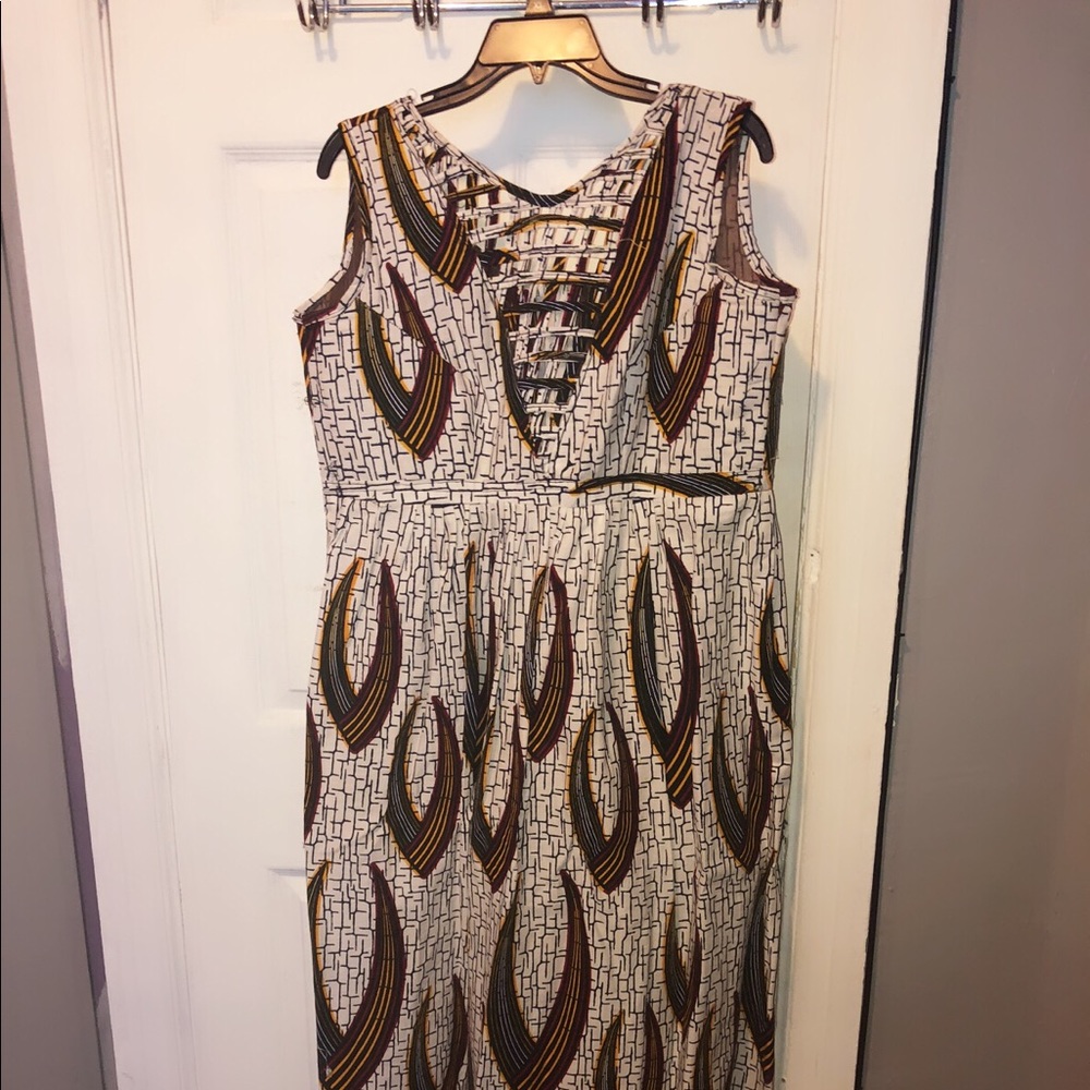 Dress - Picture 2 of 2